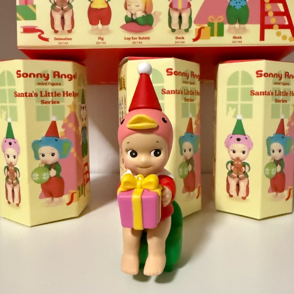 Sonny Angel Santa's Little Helper Mini Figure - Festive Red and Green